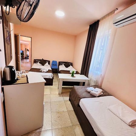 Marnar Hotel Yerevan Bagian luar foto
