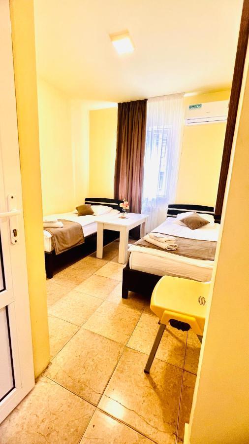 Marnar Hotel Yerevan Bagian luar foto