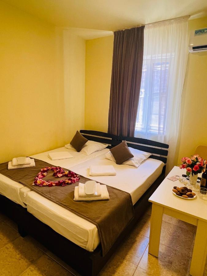 Marnar Hotel Yerevan Bagian luar foto