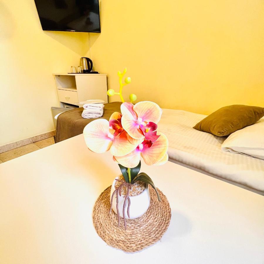Marnar Hotel Yerevan Bagian luar foto