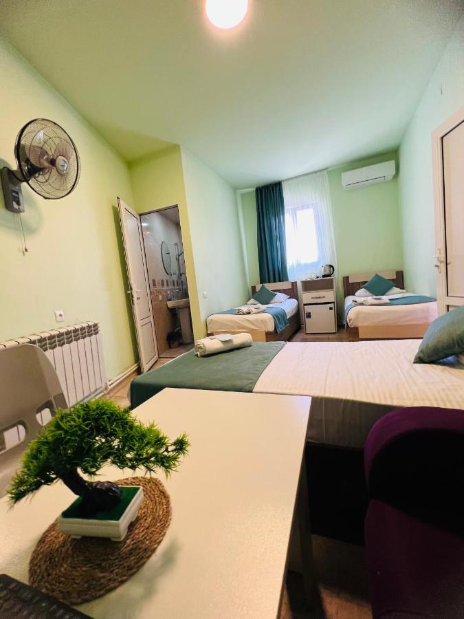 Marnar Hotel Yerevan Bagian luar foto