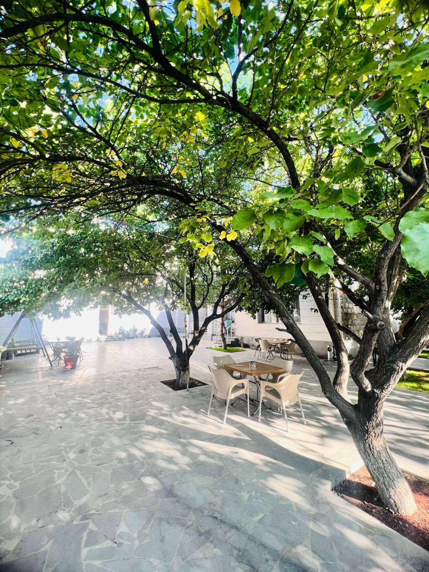 Marnar Hotel Yerevan Bagian luar foto
