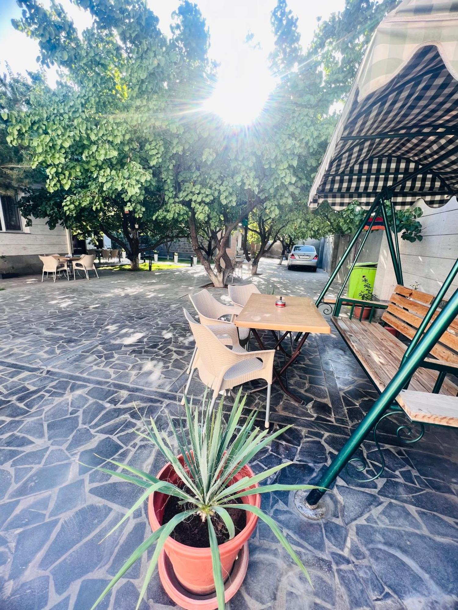 Marnar Hotel Yerevan Bagian luar foto