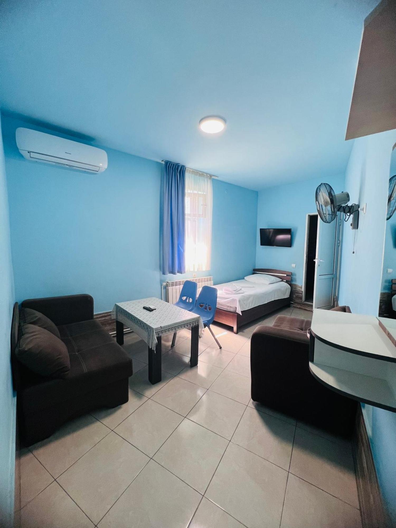 Marnar Hotel Yerevan Bagian luar foto