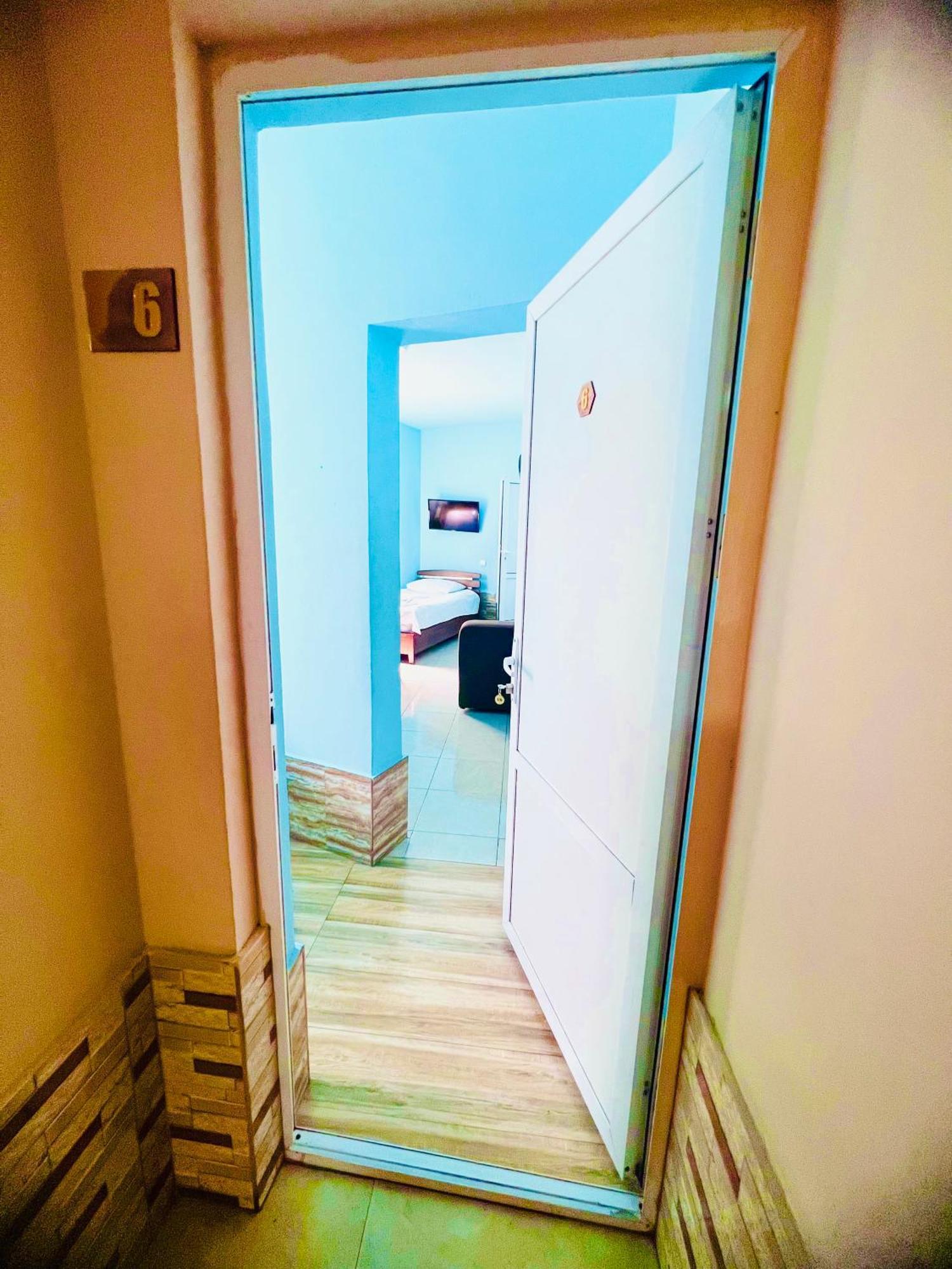 Marnar Hotel Yerevan Bagian luar foto