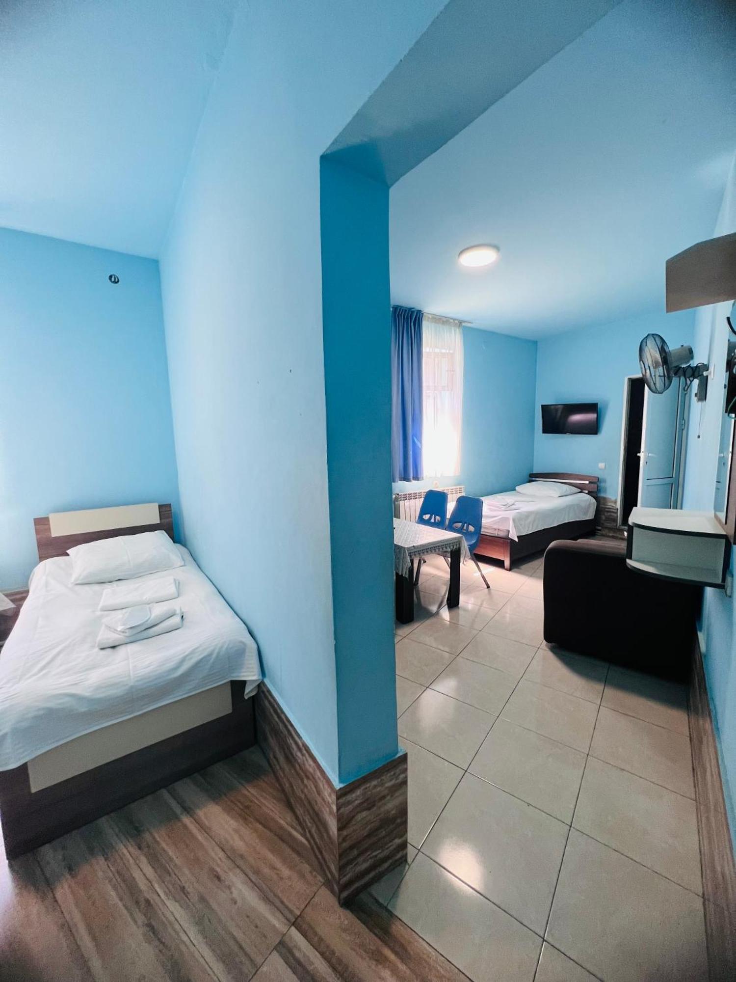 Marnar Hotel Yerevan Bagian luar foto