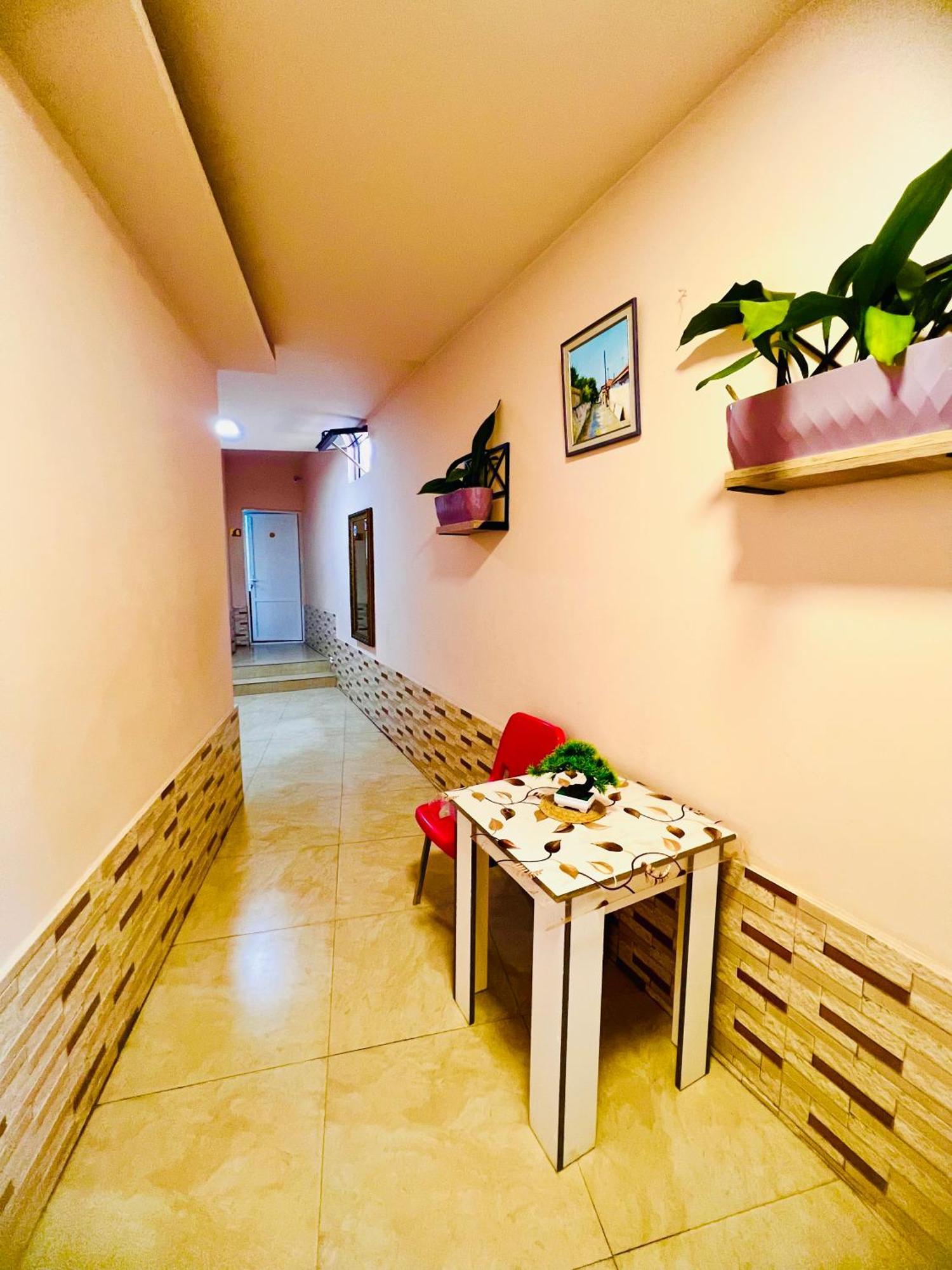 Marnar Hotel Yerevan Bagian luar foto