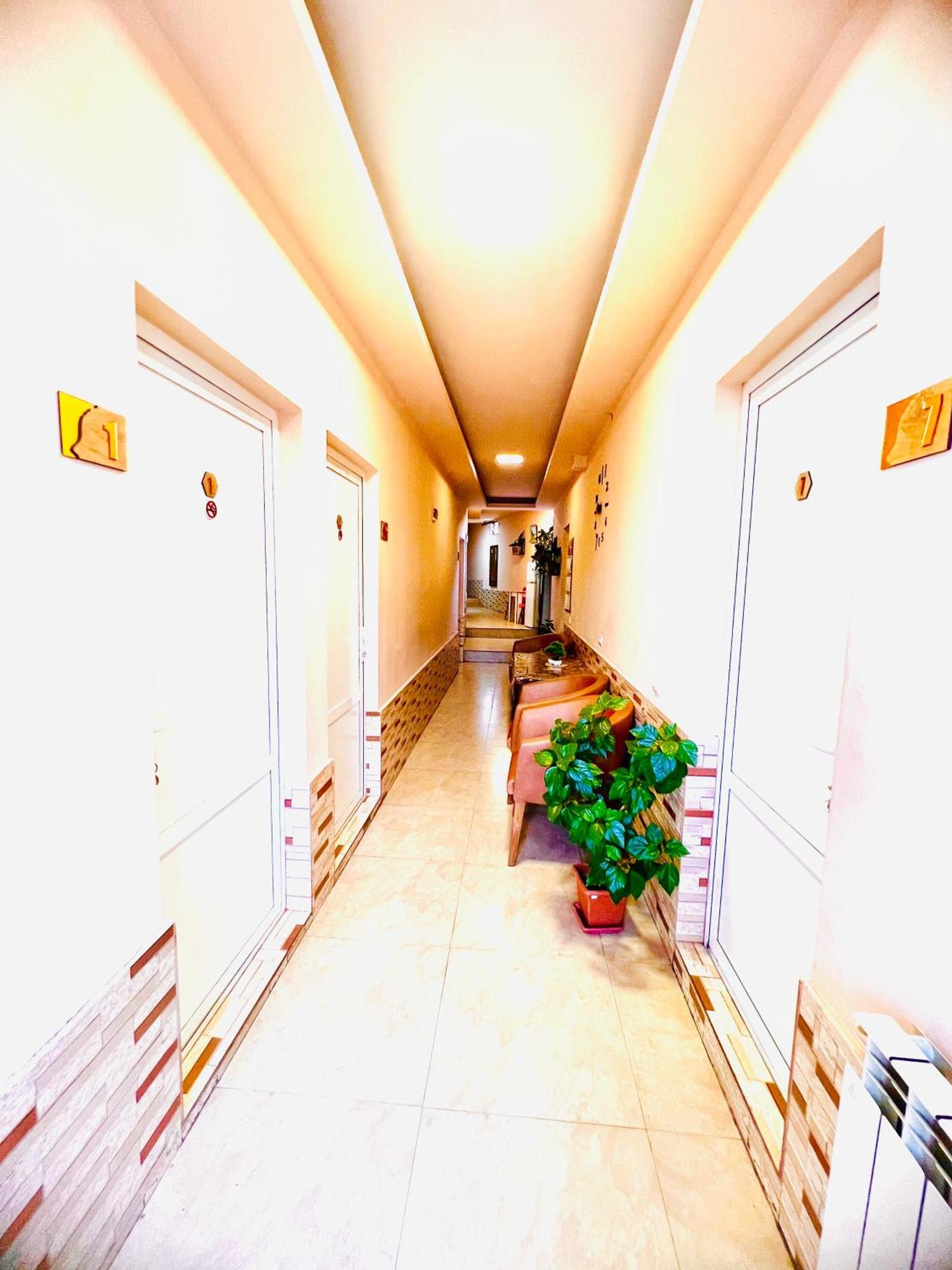 Marnar Hotel Yerevan Bagian luar foto