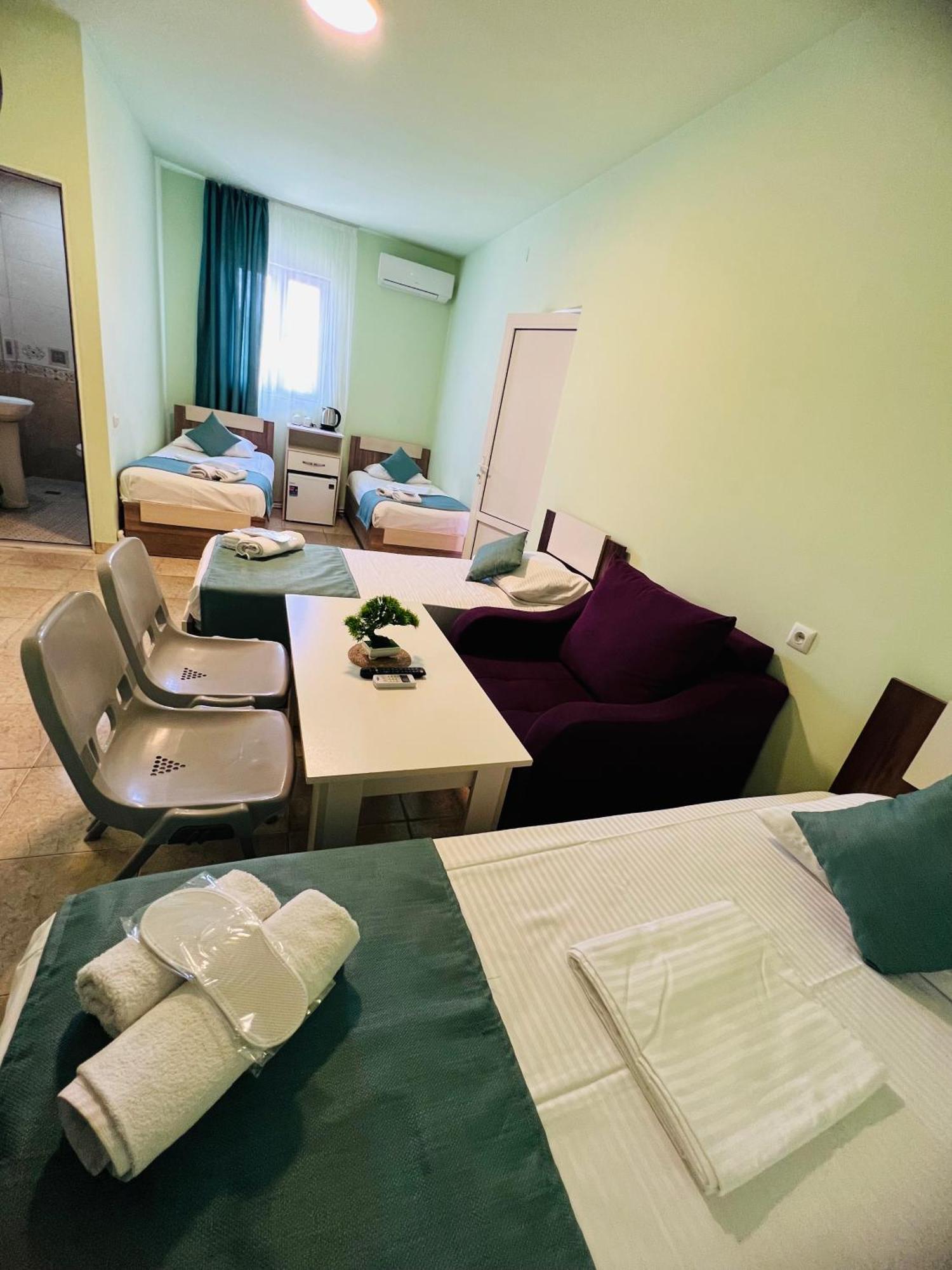 Marnar Hotel Yerevan Bagian luar foto