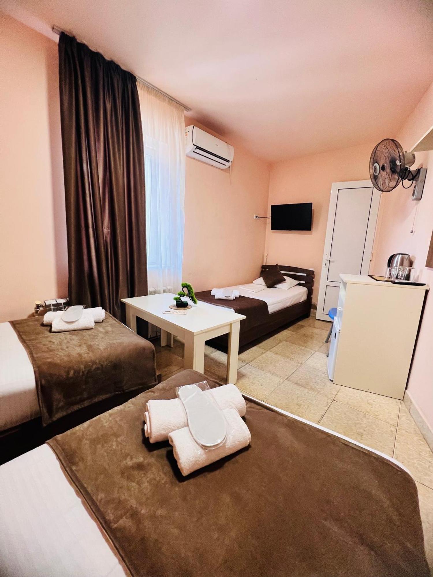 Marnar Hotel Yerevan Bagian luar foto