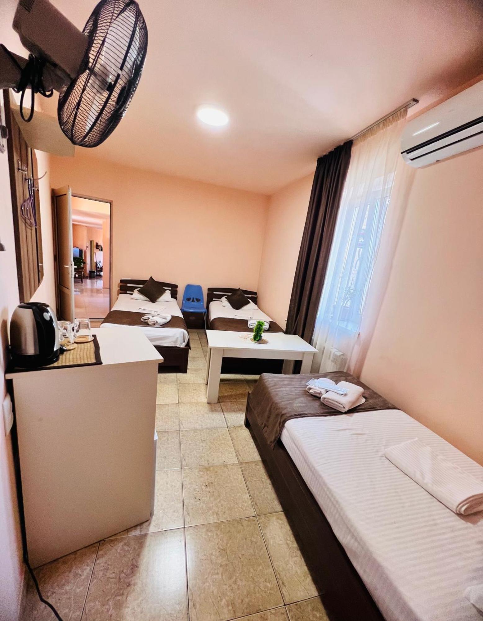 Marnar Hotel Yerevan Bagian luar foto
